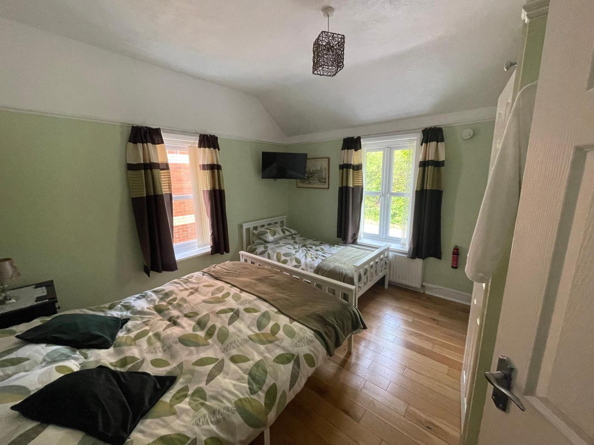 Twyford * Llandrindod Wells